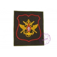 Нарукавный знак должностных лиц органов военного управления МО РФ с красным кантом