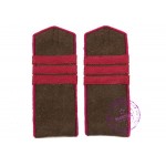 Погоны полевые ефрейторов и сержантов пехоты с малиновым кантом обр. 1943 г.